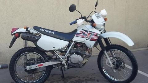Honda XL 200 25,ooo.km. color: Blanco
