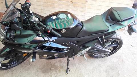 Moto yamahar15