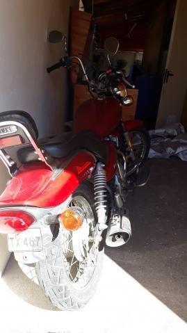 Moto Yamaha Enticer roja