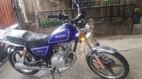 Moto Suzuki