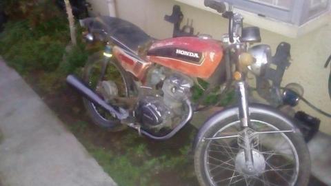 Moto honda antigua 1977
