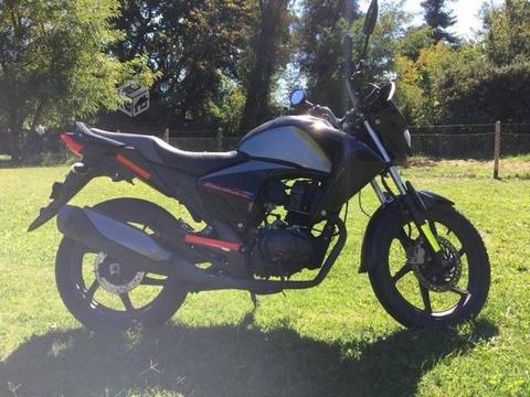 Moto Honda Invicta