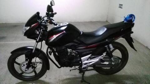 Moto Suzuki gs 150r