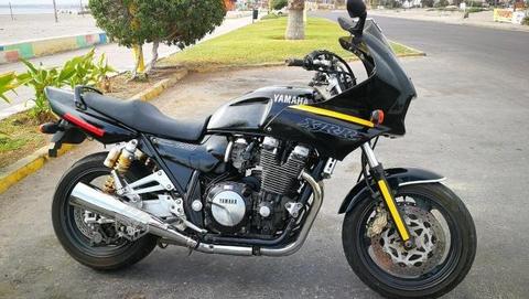 Moto Yamaha 1.2