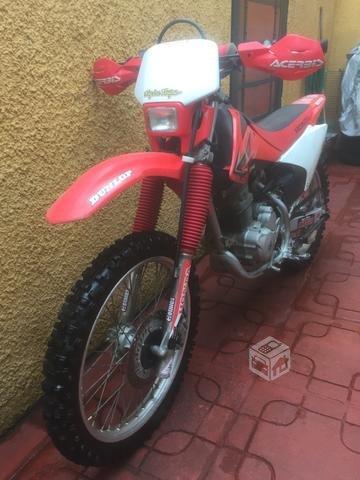 Honda crf 230 / 2010 Partida Eléctrica impecable