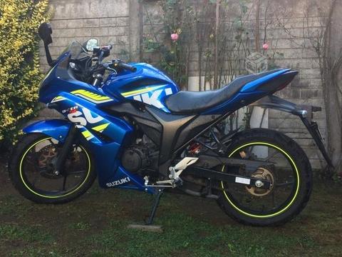 Moto Suzuki gixxer (modelo GP) año 2017