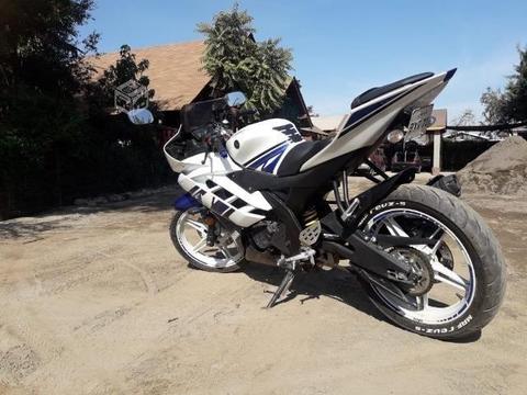 Yamaha r15