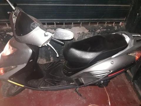 moto año 2008 Honda Elite