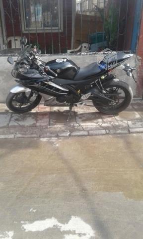 Moto Yamaha R15