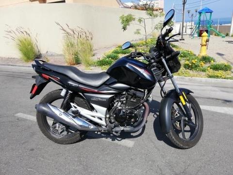 Moto Suzuki GS150R