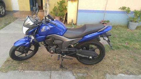 Moto Honda Invicta