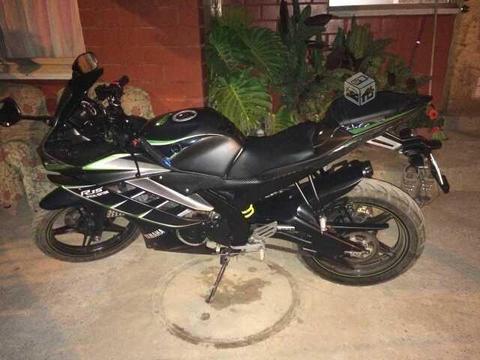 Moto yamaha r15