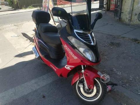 Moto scooter takasaki 150 cc, celular