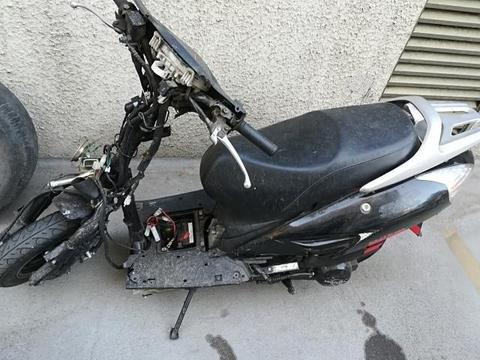 Moto Honda Elite 2014 (Para reparar o repuesto)