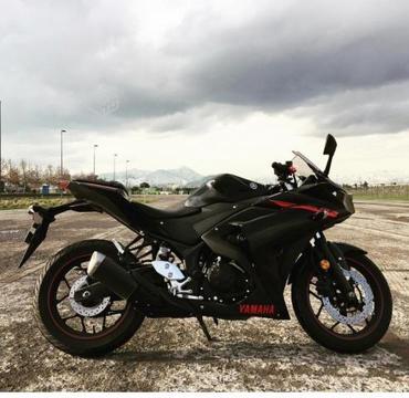 Yamaha R3 Negra. Septiembre 2015. Varios Extra