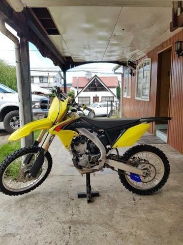 Suzuki rmz250