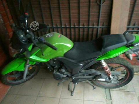 Moto verde loncy