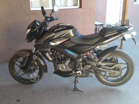 o bajaj pulsar año 2018, 200cc, 3 bujias. 24hp