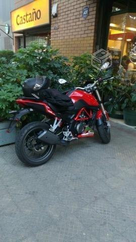 Benelli tnt 250cc