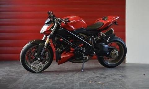 Ducati Streetfighter 1.100cc 165hp