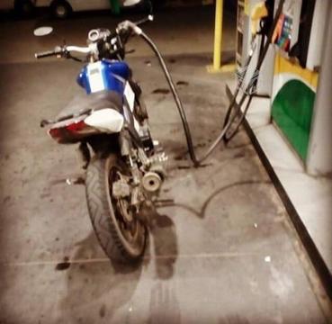 Moto um xtreet 180R