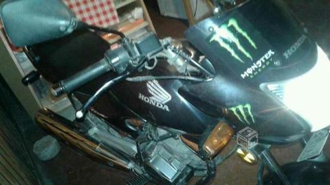 Moto Honda Storm