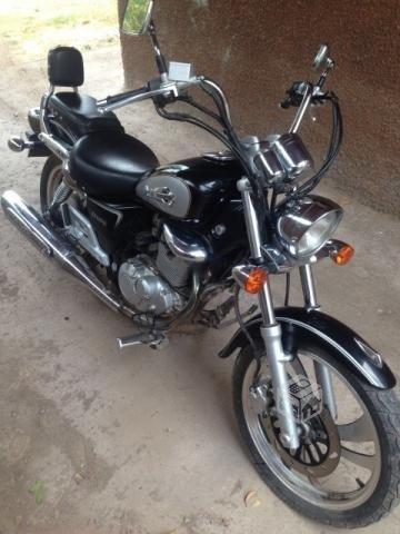 MOTO Suzuki GZ 150