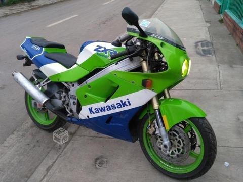 Kawasaki zxr250