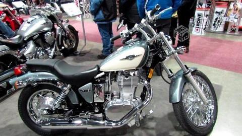 Suzuki Boulevard 650