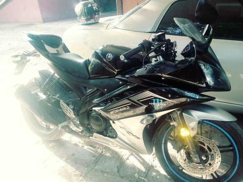 Moto R15 como nueva