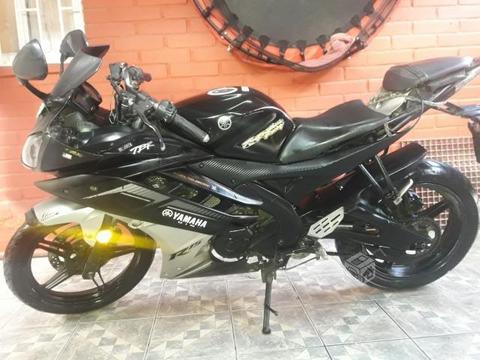 Yamaha R 15