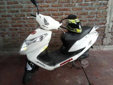 Honda new elite sin uso