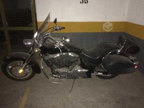 Moto de ruta Honda VT13CTA, 1312cc, año 2010