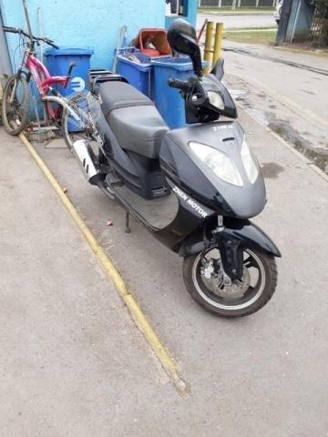 Moto escoter 2017 en muy bien estado