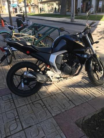 Moto Yamaha FZN 150