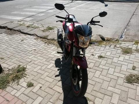 Moto honda invicta 2014 150cc