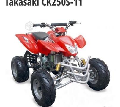 Moto cuatro ruedas takazaki