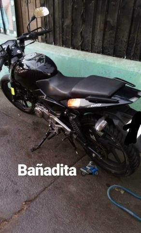 Bajaj pulsar 180 por auto