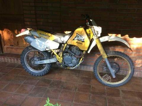 Suzuki dr 250