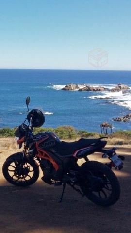 Um Xtreet 150 R