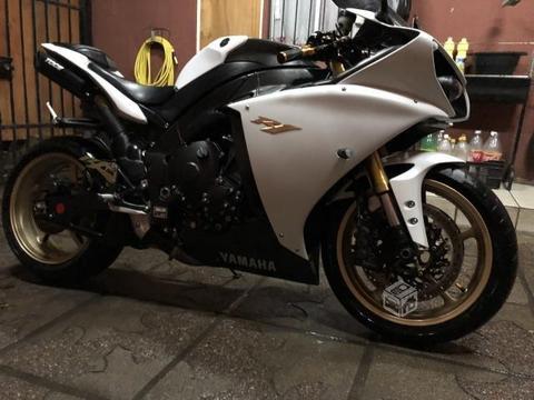Yamaha R1 2013