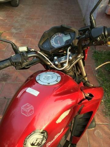 Moto honda invicta año 2013
