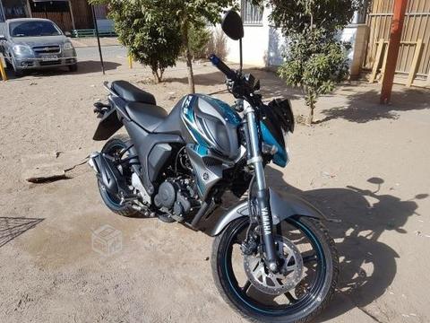 moto Yamaha FZD 150N año 2018 con extras