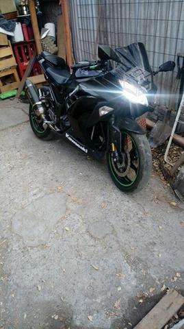 Motocicleta kawasaki ninja 300