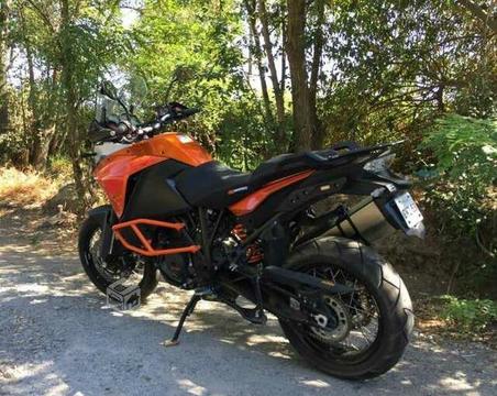 Moto ktm adventure 1190