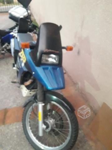 Moto Suzuki D800 1998