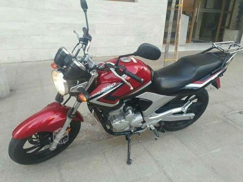Moto yamaha 250 cc 2014