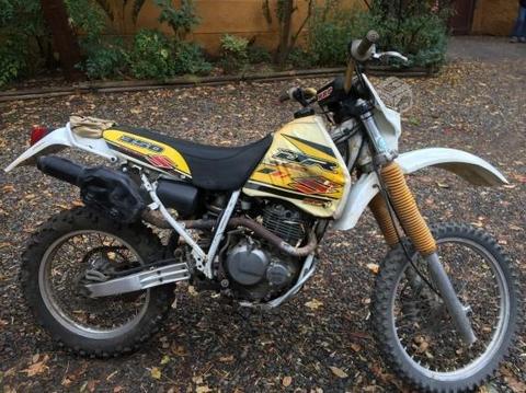 Suzuki dr 350