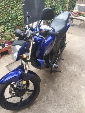 Moto Yamaha FZ16