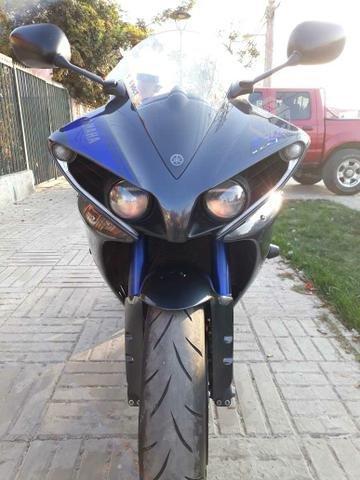 YAMAHA yzf R1 serie blue race